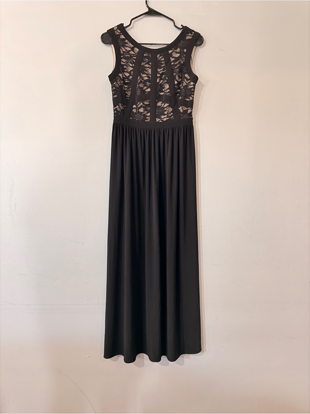 Sleeveless Black Lace Bodice Formal Maxi Dress